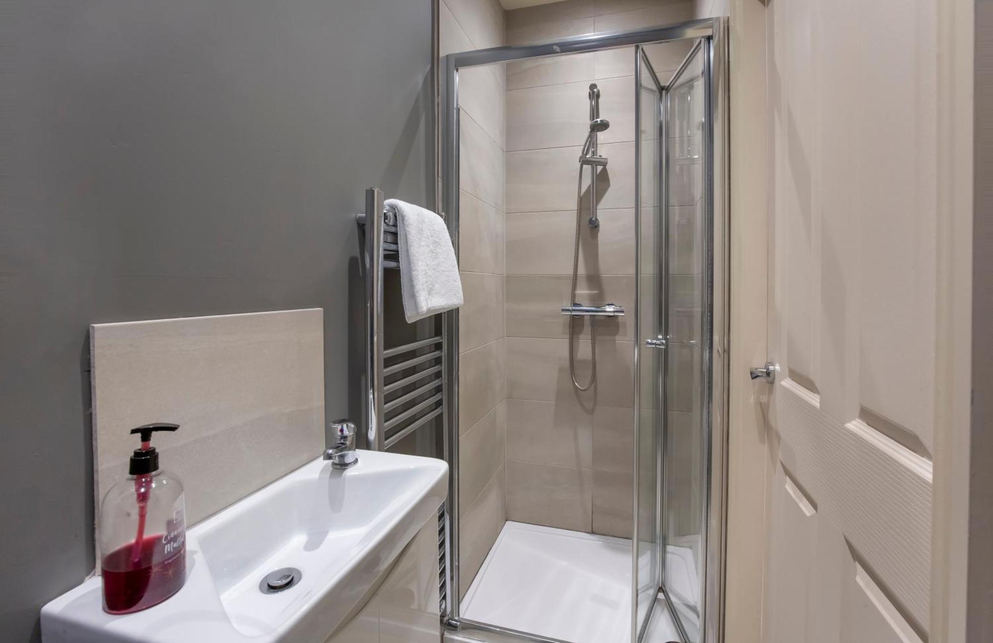 Patrick'S Pool- 4 Bedroom,4 Bathroom, Most Central Luxury Townhouse! Γιορκ Εξωτερικό φωτογραφία